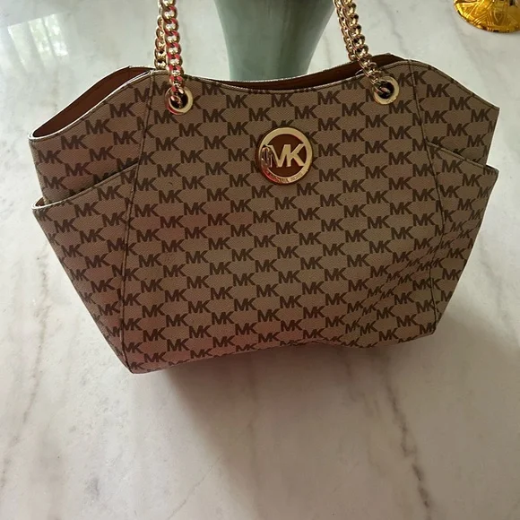 Micheal Kors bag - Picture 4 of 5